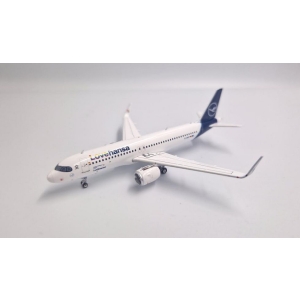 Model Airbus A320neo Lufthansa Lovehansa 1:400 D-AINY