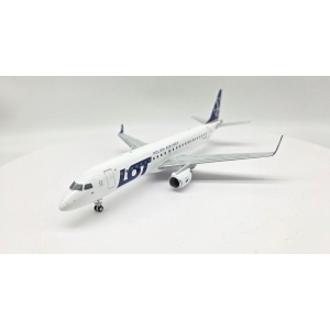 Model EMBRAER 190 LOT 1:200 SP-LMA Herpa