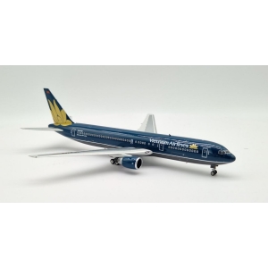 Model Boeing 767-300 Vietnam 1:400 VN-A762 - OSTATNI