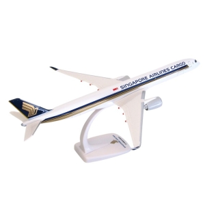 Model Airbus A350F Singapore Cargo 1:200