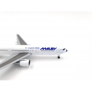 Model Boeing 767-300 MALEV 1:500