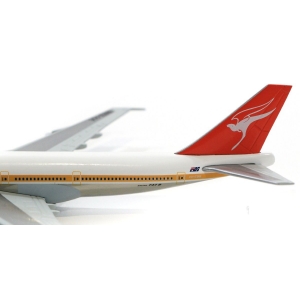 Model Boeing 747-200 QANTAS 1:500 VH-EBB