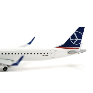 Model Embraer 195 LOT 1:500 SP-LND