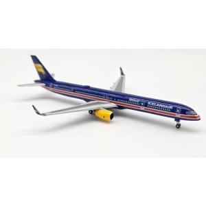 Model Boeing 757-300 ICELANDAIR 1:500 TF-ISX