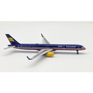 Model Boeing 757-300 ICELANDAIR 1:500 TF-ISX