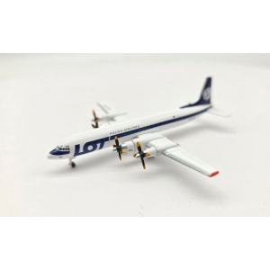 Model Ilyushin IŁ-18 LOT 1:500 SP-LSG