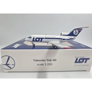 Model Yakovlev YAK-40 LOT 1:200 SP-GEA