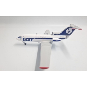 Model Yakovlev YAK-40 LOT 1:200 SP-GEA