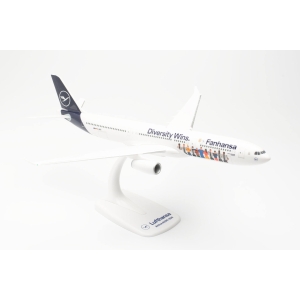 Model Airbus A330-300 LUFTHANSA 1:200