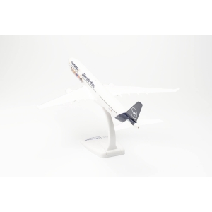 Model Airbus A330-300 LUFTHANSA 1:200