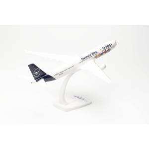 Model Airbus A330-300 LUFTHANSA 1:200