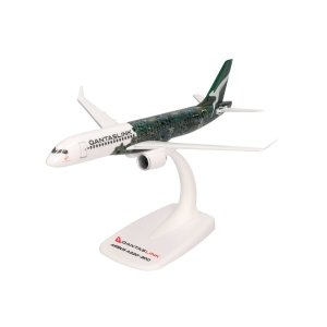 Model Airbus A220-300 QANTAS 1:200 VH-X4A