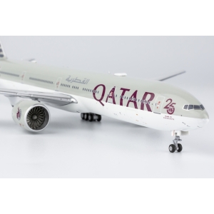 Model Boeing 777-300 QATAR 1:400 A7-BEE NG Models - OSTATNI!