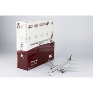 Model Boeing 777-300 QATAR 1:400 A7-BEE NG Models - OSTATNI!