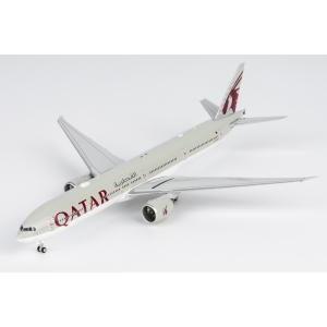 Model Boeing 777-300 QATAR 1:400 A7-BAV NG Model