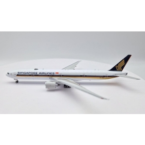 Model Boeing 777-300 SINGAPORE 1:400 9V-SNB OSTATNI