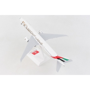 Model Boeing 777-300 Emirates 1:200 A6-EPO