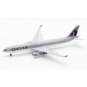 Model Airbus A330-300 QATAR 1:400 A6-AEN