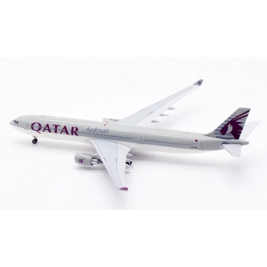 Model Airbus A330-300 QATAR 1:400 A6-AEN