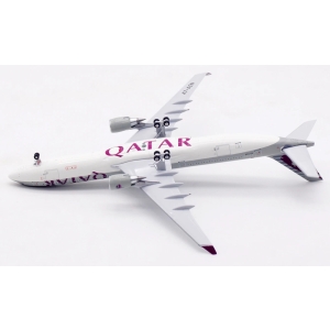 Model Airbus A330-300 QATAR 1:400 A6-AEN
