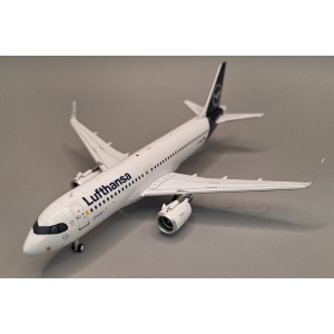 Model Airbus A320neo LUFTHANSA 1:200 D-AINX JFOX