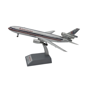 Model Douglas DC10-10 AMERICAN 1:200 N111AA OSTATNI