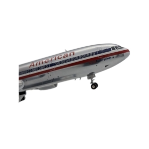 Model Douglas DC10-10 AMERICAN 1:200 N111AA OSTATNI