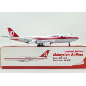 Model Boeing 747-400 Malaysian Kuala Lumpur 1:400 Phoenix