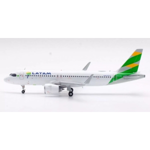 Model Airbus A320neo LATAM Brasil Flag 1:200 PR-XBG