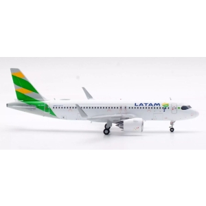 Model Airbus A320neo LATAM Brasil Flag 1:200 PR-XBG