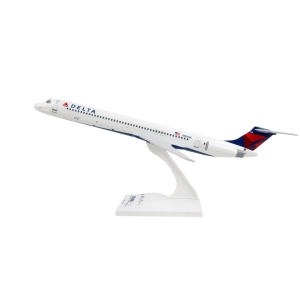 Model McDonnell Douglas MD88 DELTA 1:150 Skymarks