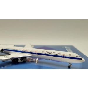 Model Ilyushin IŁ62 LOT 1:400 SP-LAB