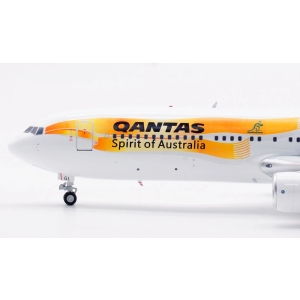 Model Boeing 767-300 QANTAS 1:200 VH-OGL OSTATNI!