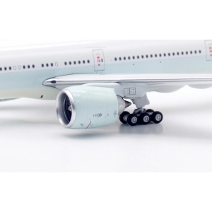 Model Boeing 777-300 CATHAY 1:400 B-KQZ