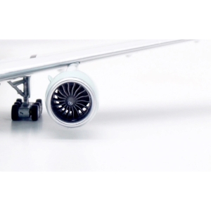 Model Boeing 777-300 CATHAY 1:400 B-KQZ