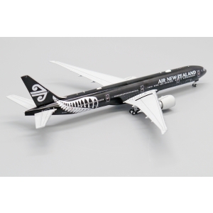 Model Boeing 777-300 AIR NEW ZEALAND 1:400 ZK-OKQ