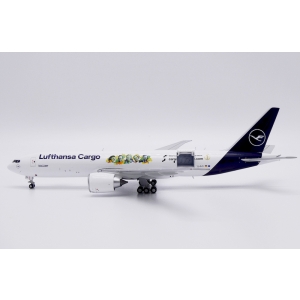 Model Boeing 777F Lufthansa Cargo 1:400 Interactive D-ALFI