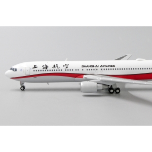 Model Boeing 767-300 Shanghai Airlines 1:400 B2566
