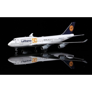 Model Boeing 747-400 LUFTHANSA 1:400 D-ABVH YY