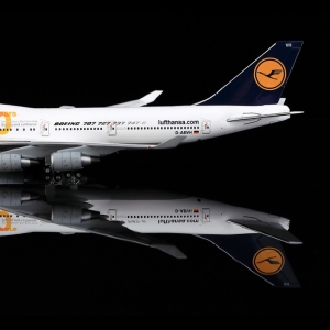 Model Boeing 747-400 LUFTHANSA 1:400 D-ABVH YY