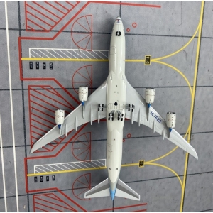 Model Boeing 747-8F KOREAN Cargo 1:400